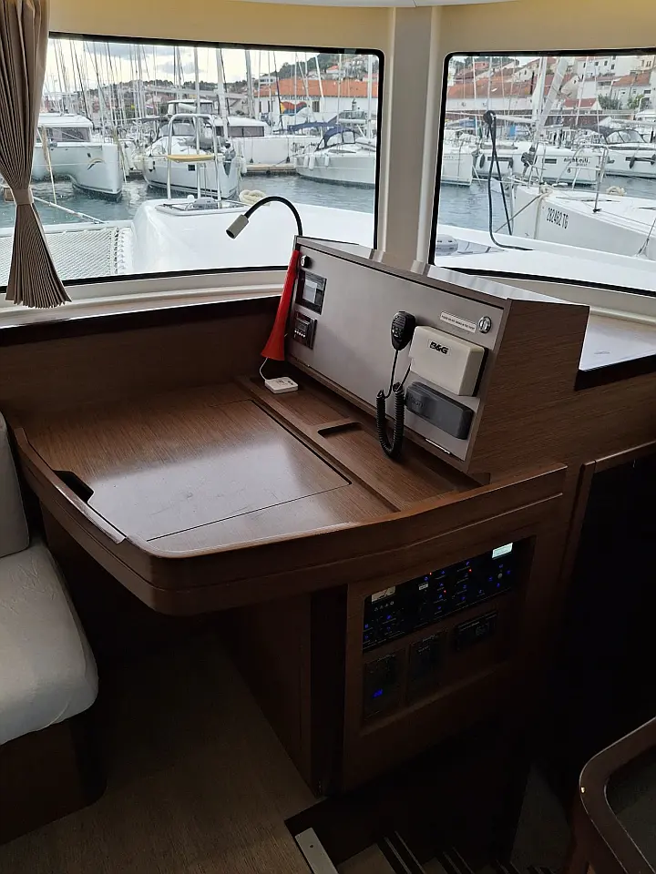 Lagoon 42 - 
