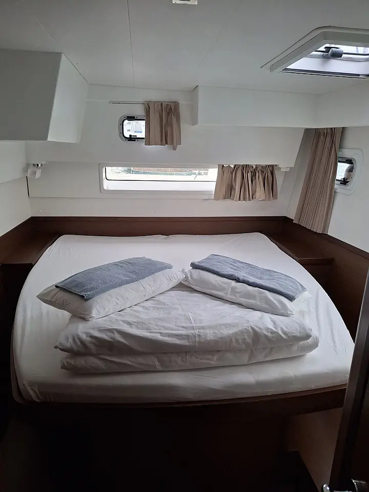 Lagoon 42 - 