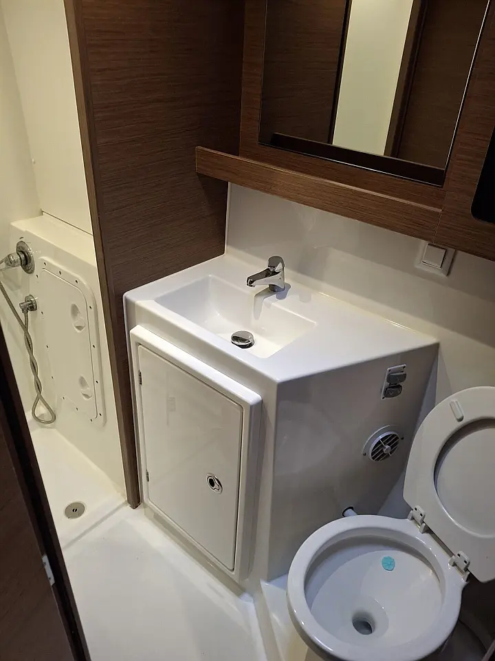Lagoon 42 - 