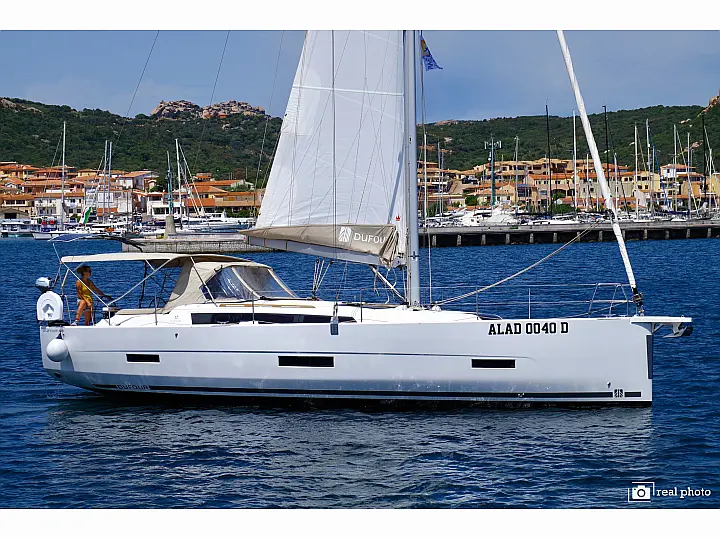 Dufour 430 - External image