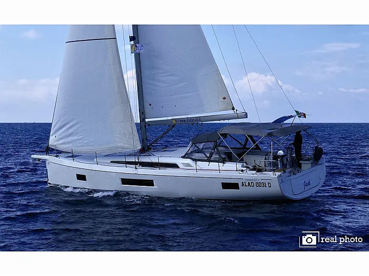 Oceanis 51.1 - External image
