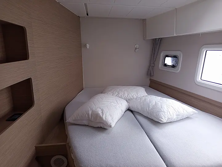 Lagoon 42 - 