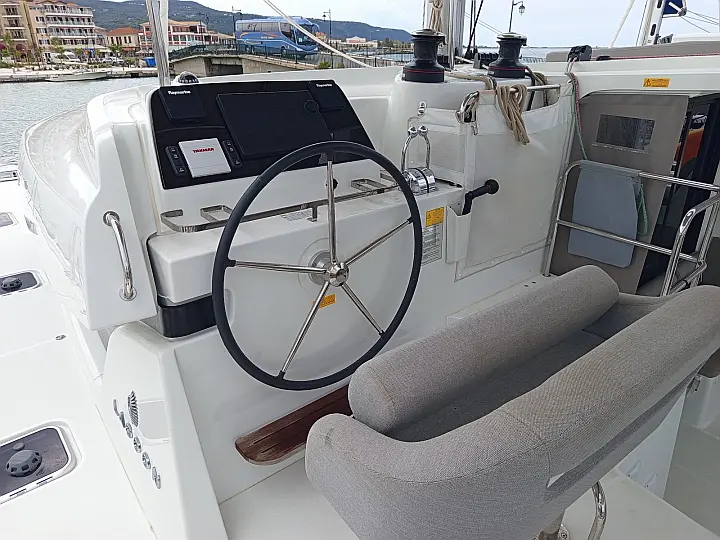 Lagoon 42 - 