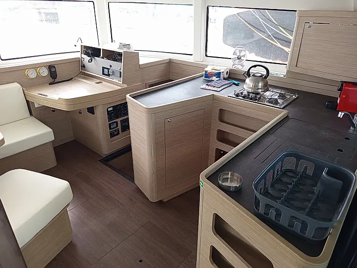 Lagoon 42 - 