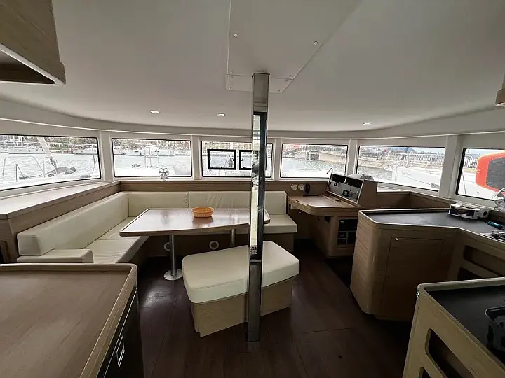 Lagoon 42 - 
