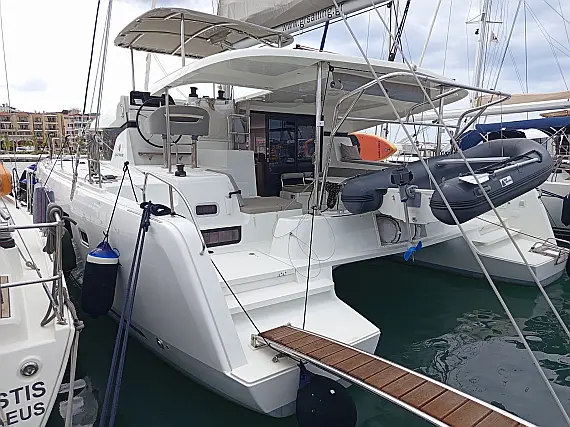 Lagoon 42