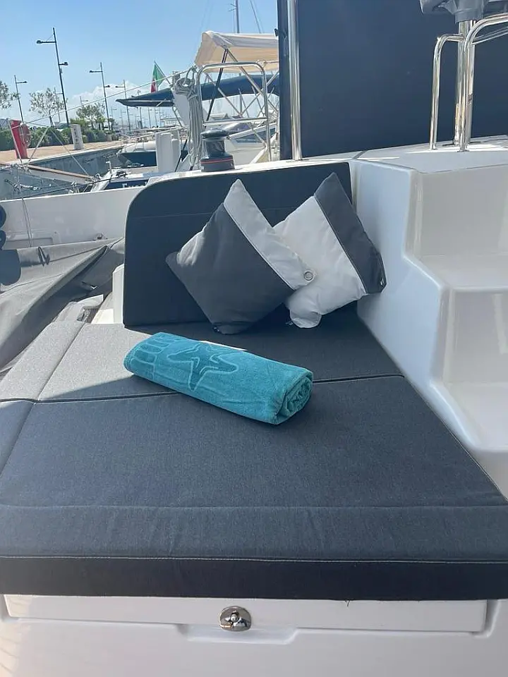 Lagoon 42 - 