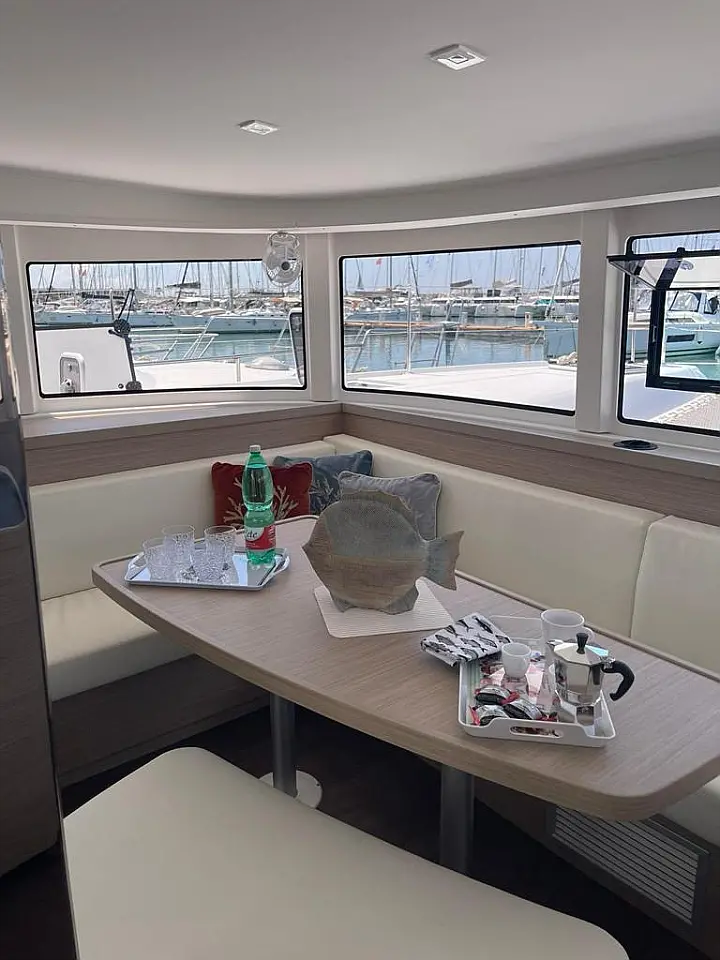 Lagoon 42 - 