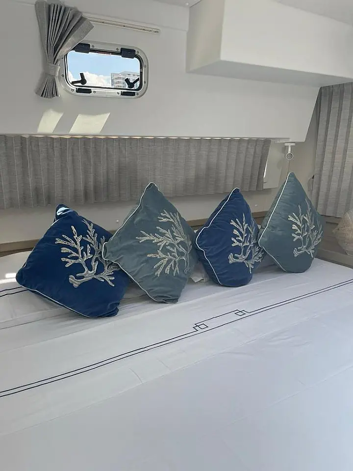 Lagoon 42 - 