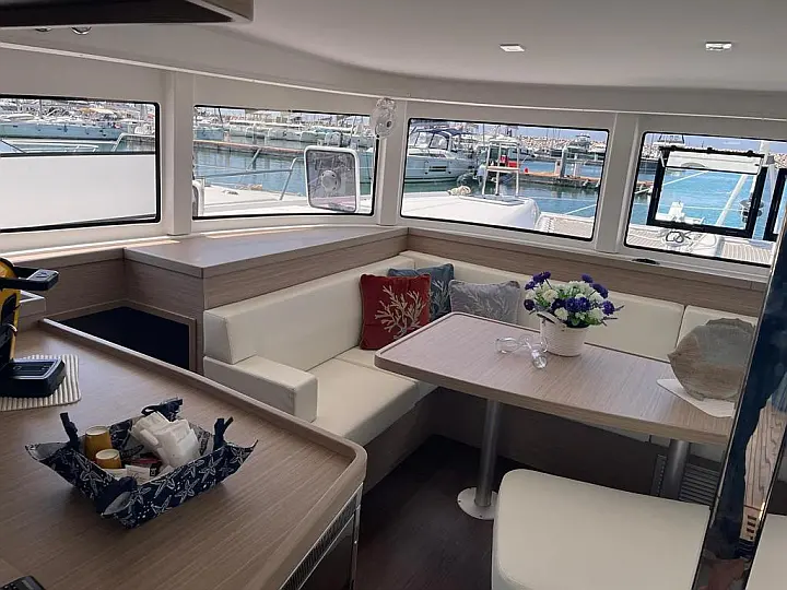 Lagoon 42 - 