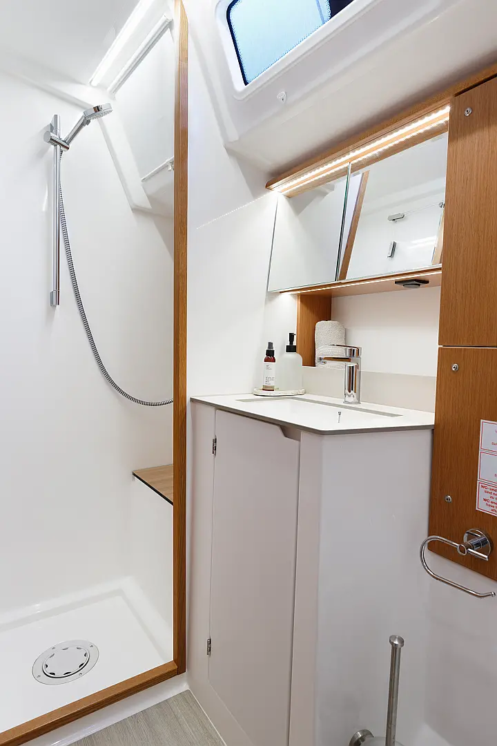 Bavaria C46 - 