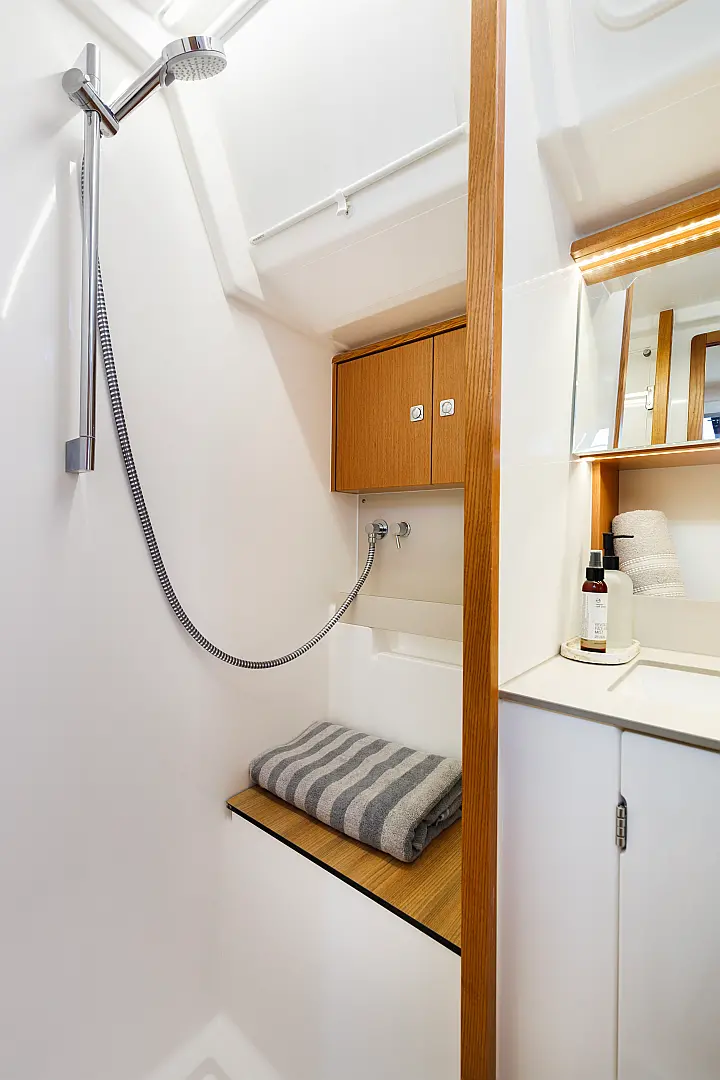Bavaria C46 - 