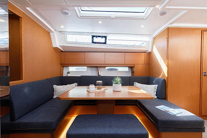 Bavaria C46 - 