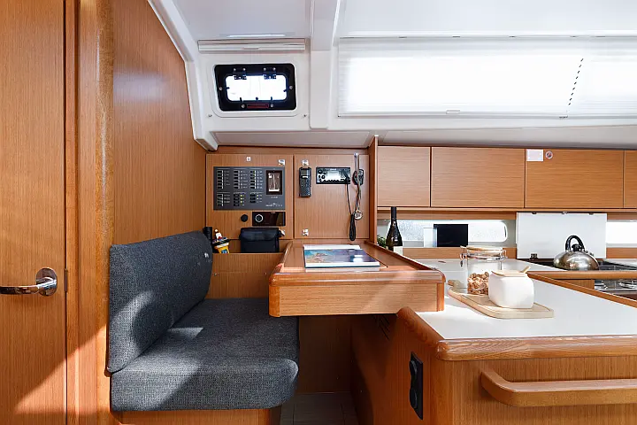 Bavaria C46 - 