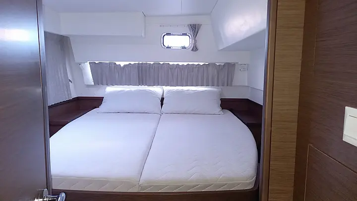 Lagoon 42 - 