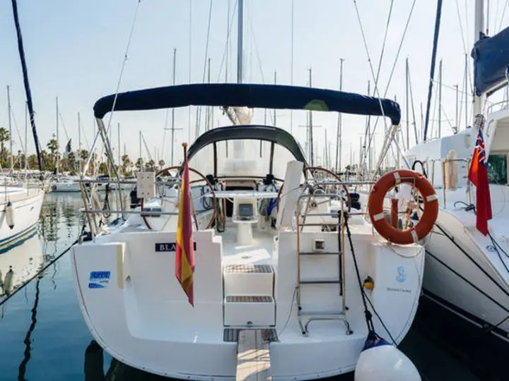 Beneteau Oceanis 43 - exterior