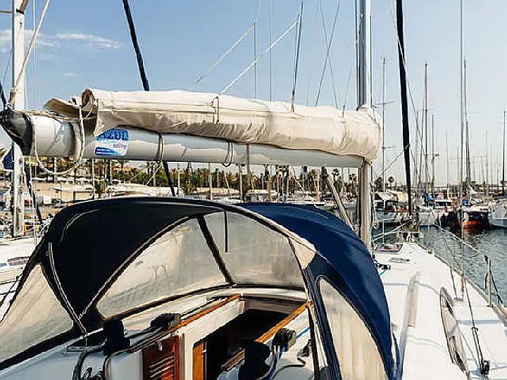 Beneteau Oceanis 43 - exterior