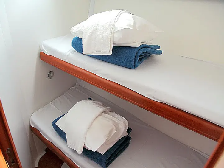 Beneteau Cyclades 43.4 - Interior - cabin (photo taken 2019)