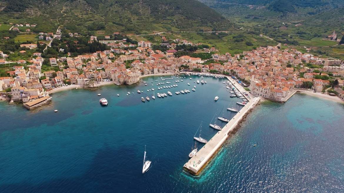 Day 7: Komiža (Vis) – Maslinica (Šolta) 25NM 