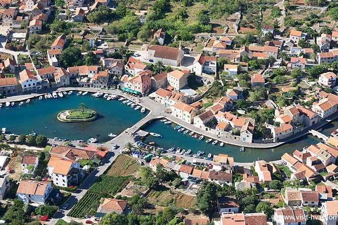 Day 6: Vrboska – Milna (island Brač); 20 NM 
