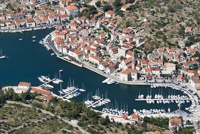 Day 2: Milna (Brač)– Komiža (Vis) 29NM 