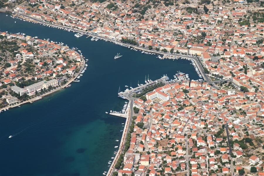 Day 5 Vela Luka (Korčula) – Palmižana 20NM 