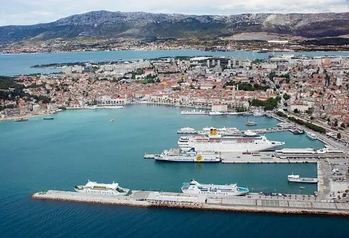 Travel from Split to Dubrovnik